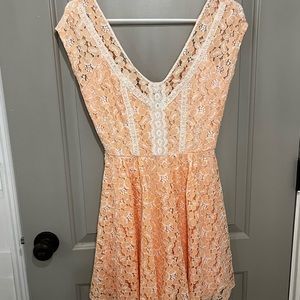 Gorgeous peach lace dress size Small